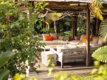 5. Villa Zelie - Outdoor living area