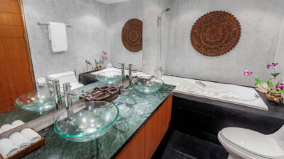 75 Villa Lomchoy - Shared bathroom Bedroom 4 & 5