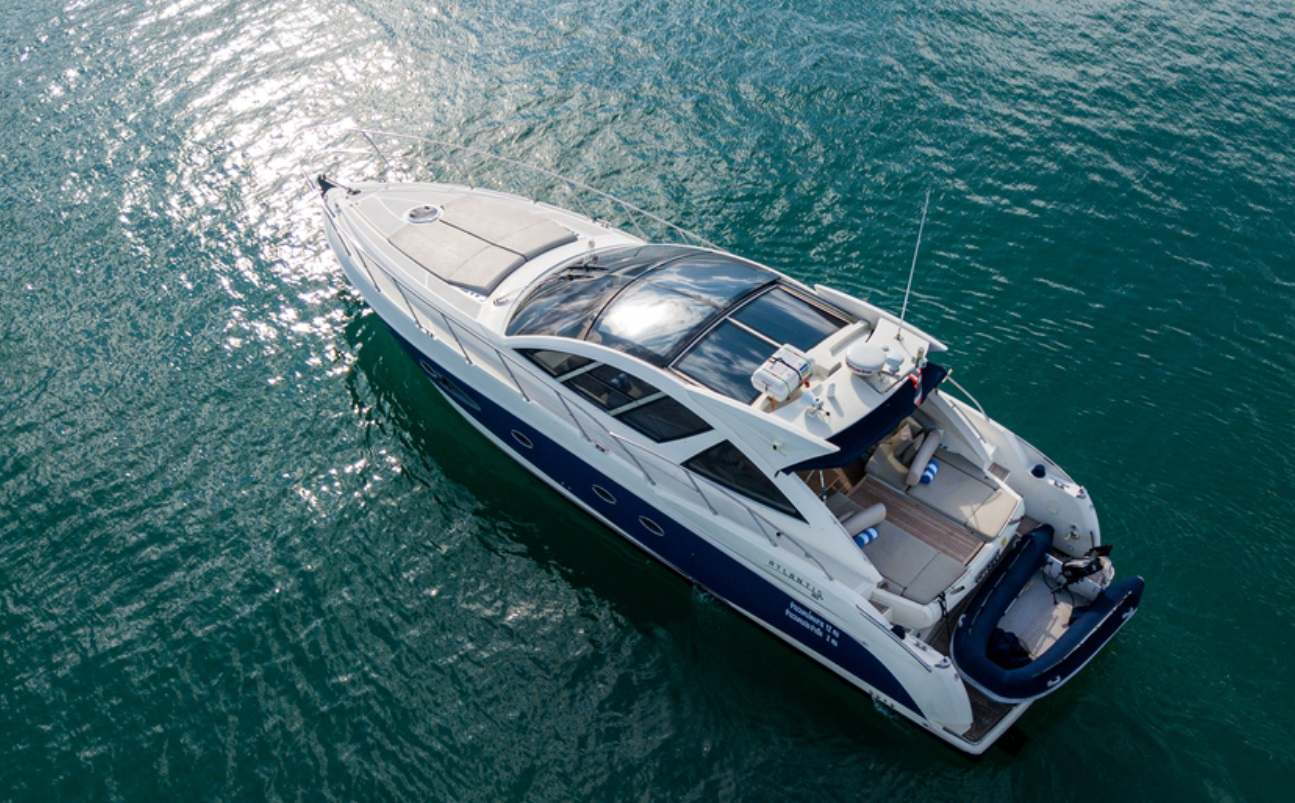 Azimut Yacht