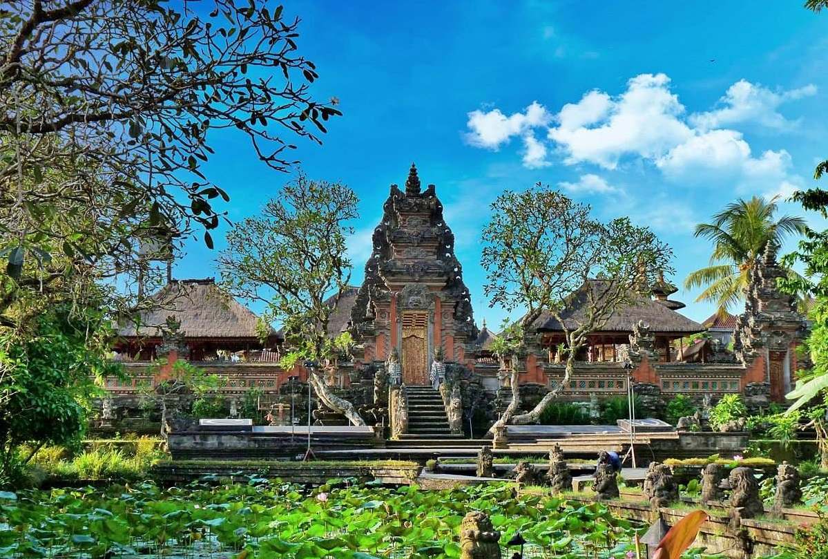Pura Taman Saraswati