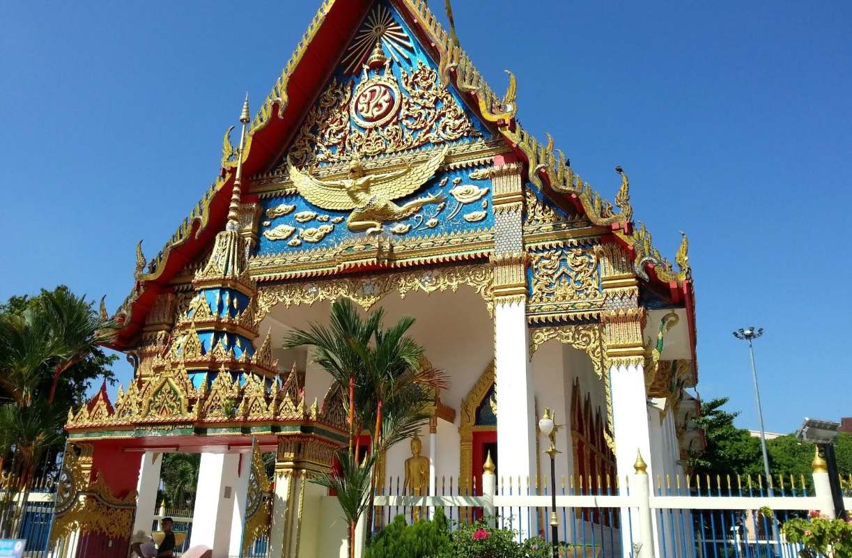 Wat Putta Mongkon in Phuket