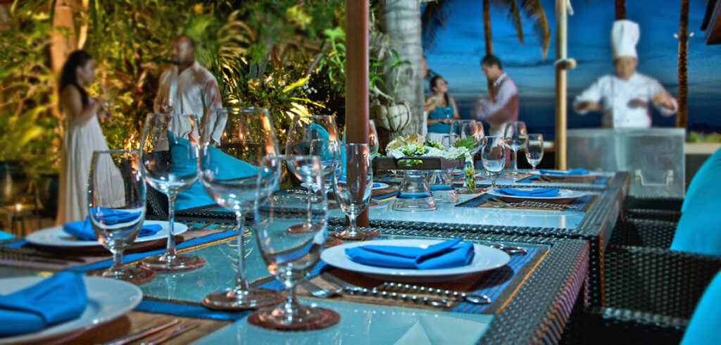outdoor-dining-setup-villa-upni-duniya