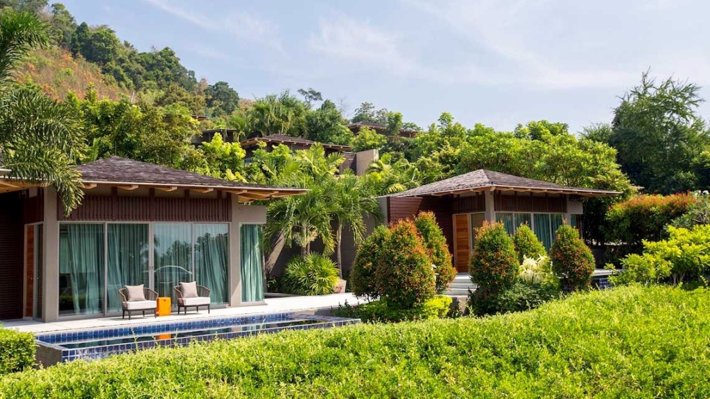 La_Colline_Phuket_Bedrooms_with_Pool