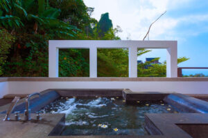 jacuzzi at villa yang som 