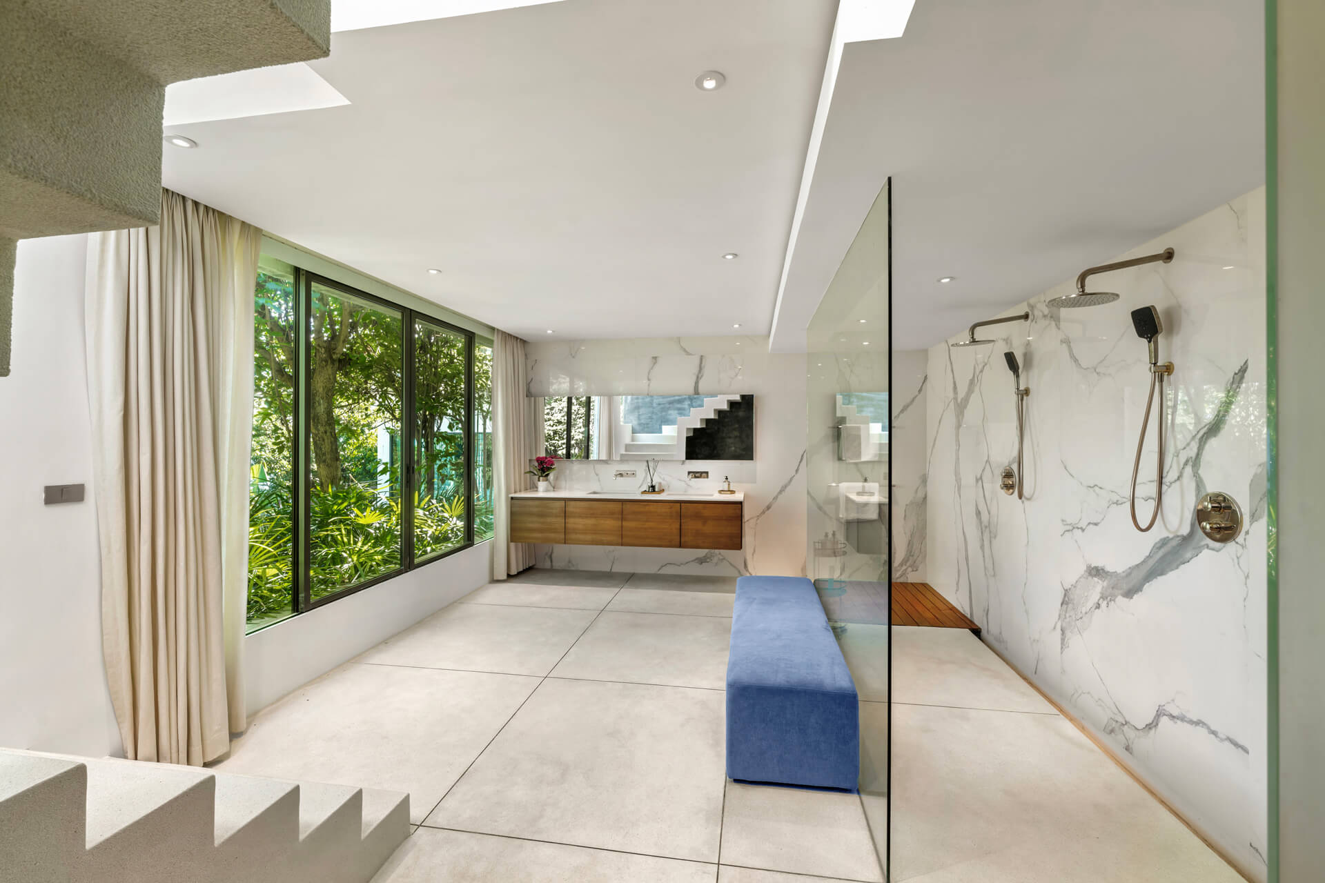 One of Villa Raku's ensuite bathrooms with rainshower