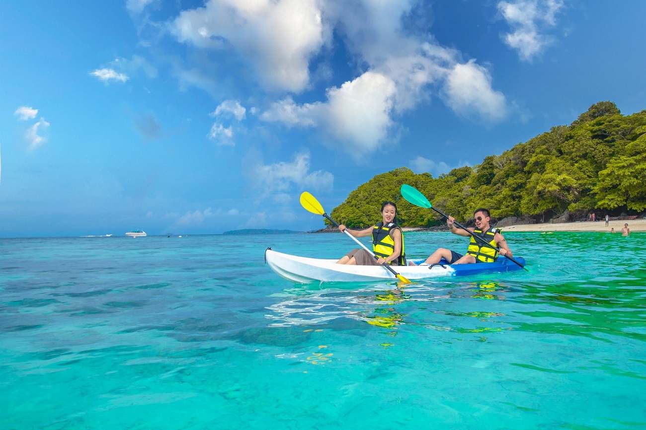 Kayaking in Banana Beach