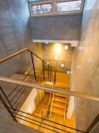 027-Mizunara-Modern-stairways-de