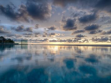 19-Malaiwana-Villa-Rodnaya-Breathtaking-infinity-pool-view