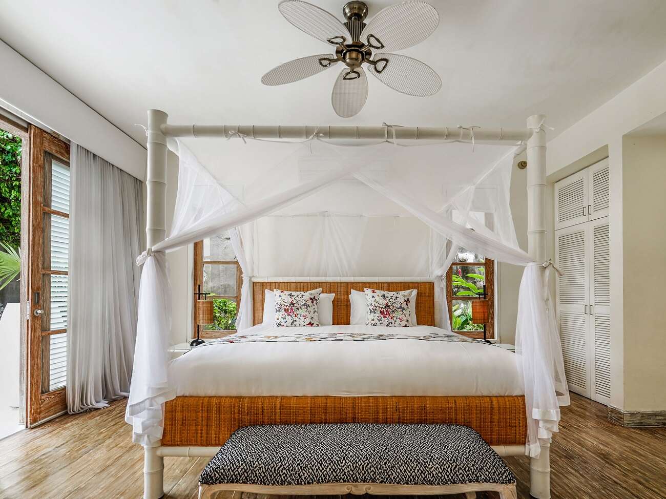 021-Villa-Jajaliluna-Master-Bedroom-1