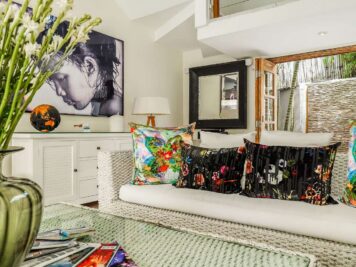 024-Villa-Jajaliluna-Indoor-Lounging-Area-1