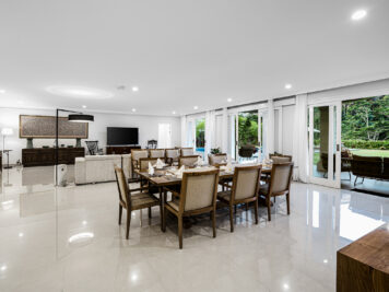 07-Pala-Ubud-Villa-Agung-Pleasent-dining-by-the-porch