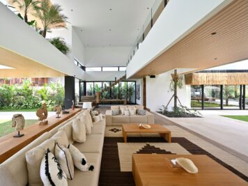 07-Villa-Nica-The-grand-open-living-area