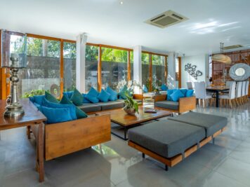 3.-Villa-Cendrawasih-Open-plan-living-and-dining-area-Large-1
