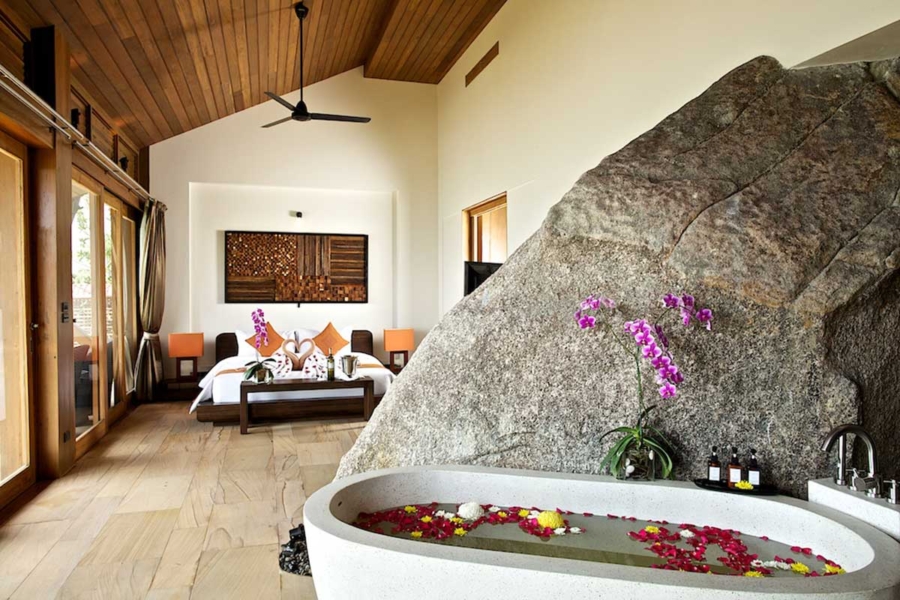 One of the bedrooms in Villa Hinta with a spa-like ambience